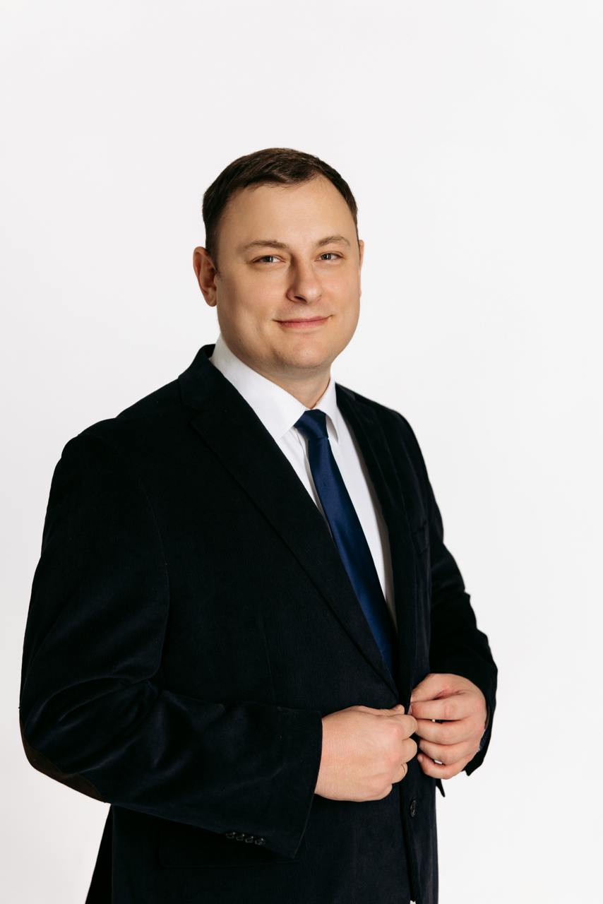 Maksym Lobodiuk — Senior Editor, Business Acquisitions & U.S. Market Entry