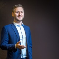 Vitalii Yermak — Senior Editor